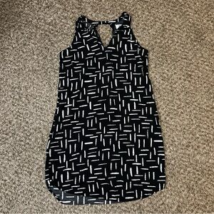 Old Navy Womens XS Black White V Neck Sleeveless Shift Dress Back Key Hole